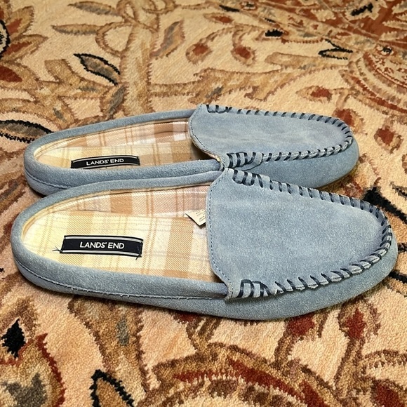 Lands End light blue suede slip on slippers size 10 M - Picture 2 of 6